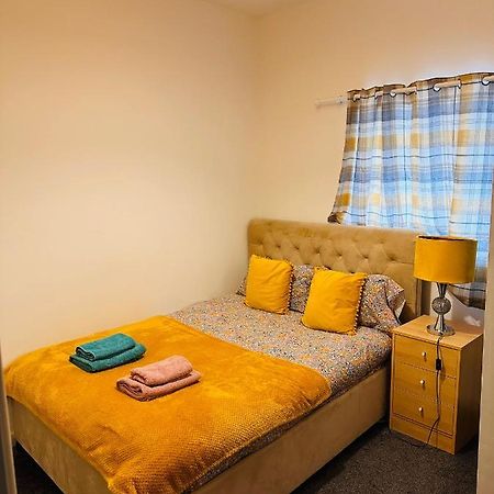 City Blessed Aptm 2 With Free Parking North Shields Exterior foto